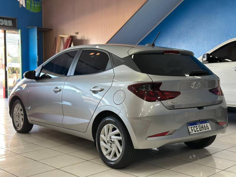 HYUNDAI - HB20 - 2022/2022 - Cinza - R$ 64.900,00