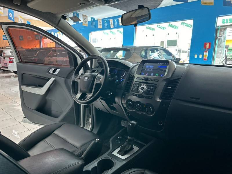 FORD - RANGER - 2014/2014 - Branca - R$ 108.900,00