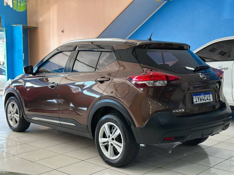 NISSAN - KICKS - 2019/2019 - Marrom - R$ 76.900,00
