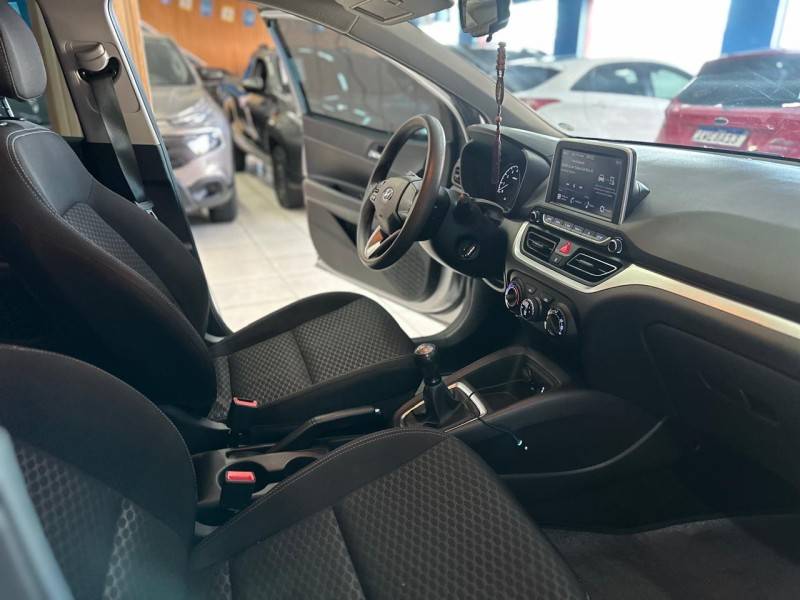 HYUNDAI - HB20 - 2022/2022 - Cinza - R$ 64.900,00