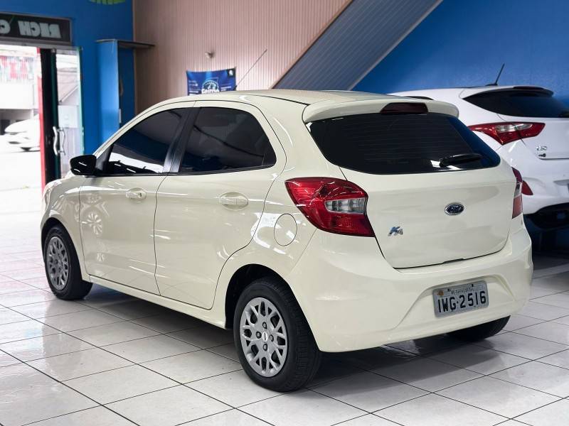 FORD - KA - 2015/2015 - Branca - R$ 39.000,00