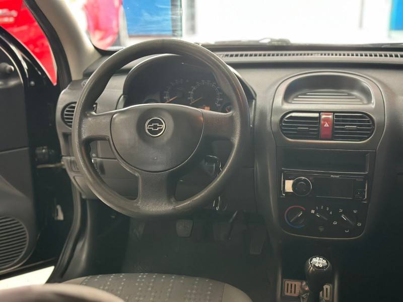 CHEVROLET - CORSA - 2010/2010 - Preta - R$ 27.900,00