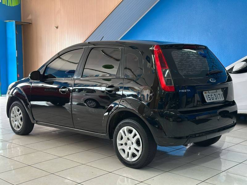 FORD - FIESTA - 2012/2012 - Preta - R$ 27.900,00