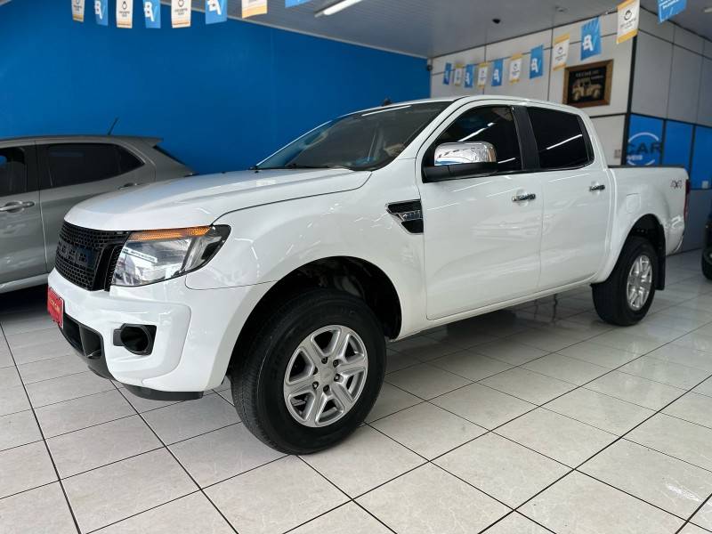 FORD - RANGER - 2014/2014 - Branca - R$ 108.900,00