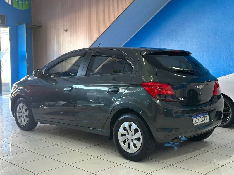 CHEVROLET - ONIX - 2019/2019 - Cinza - R$ 51.900,00