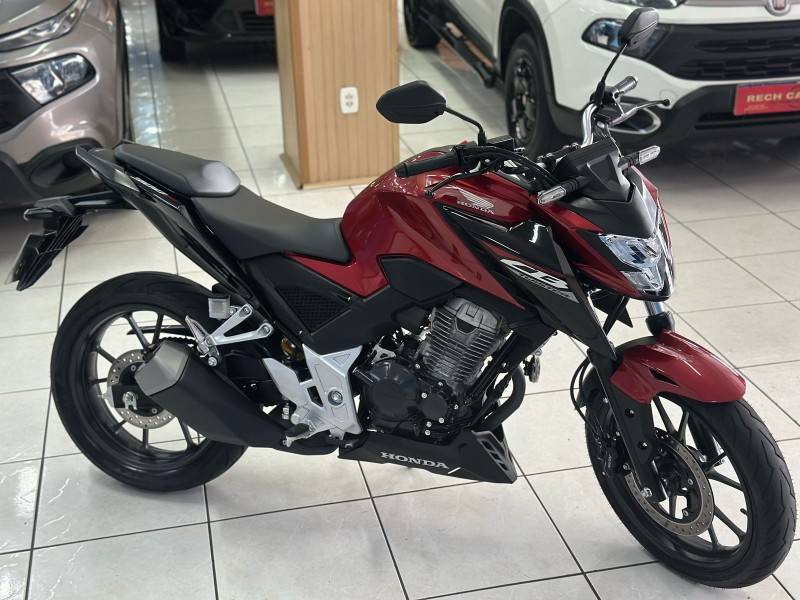 HONDA - CB 300F TWISTER - 2025/2025 - Vermelha - R$ 27.900,00