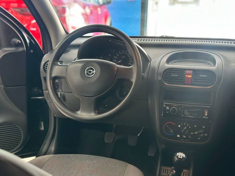 CHEVROLET - CORSA - 2006/2006 - Preta - R$ 25.900,00