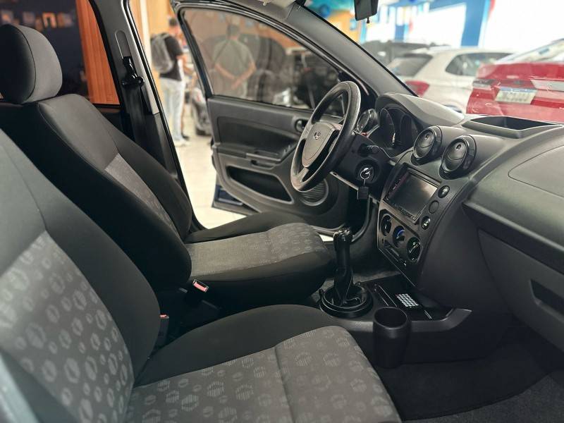 FORD - FIESTA - 2012/2012 - Preta - R$ 27.900,00