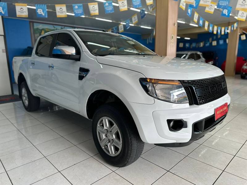 FORD - RANGER - 2014/2014 - Branca - R$ 104.900,00
