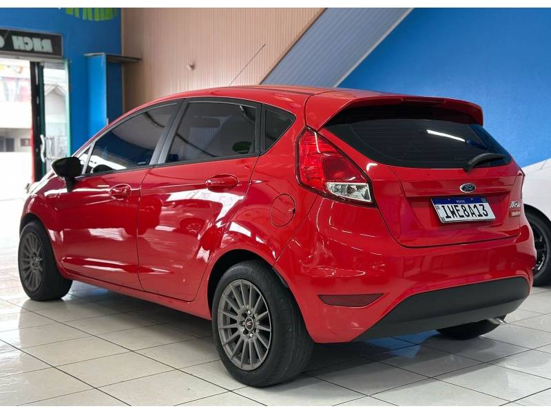 FORD - FIESTA - 2015/2015 - Vermelha - R$ 43.900,00