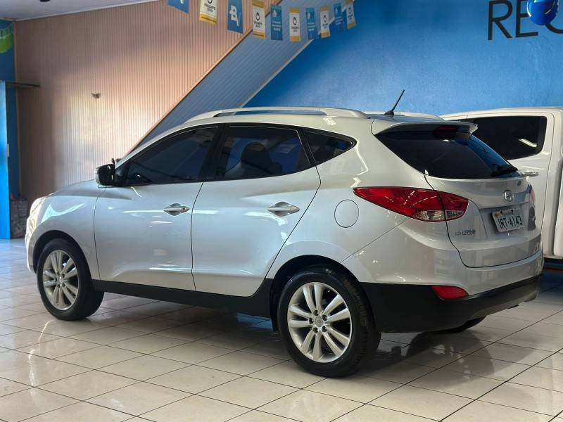 HYUNDAI - IX35 - 2011/2011 - Prata - R$ 57.900,00