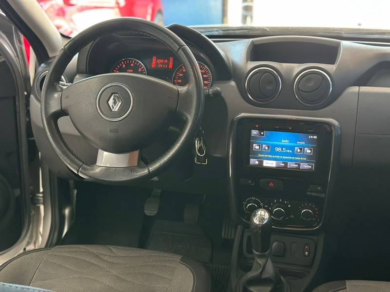 RENAULT - DUSTER - 2014/2014 - Prata - R$ 52.900,00