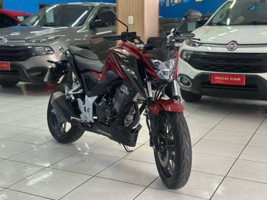 HONDA - CB 300F TWISTER - 2025/2025 - Vermelha - R$ 27.900,00